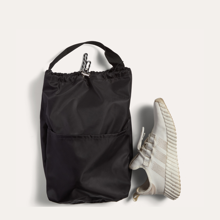 THE RIPPLE DUO POCKET SHOE & WINE BAG // STINGRAY BLACK