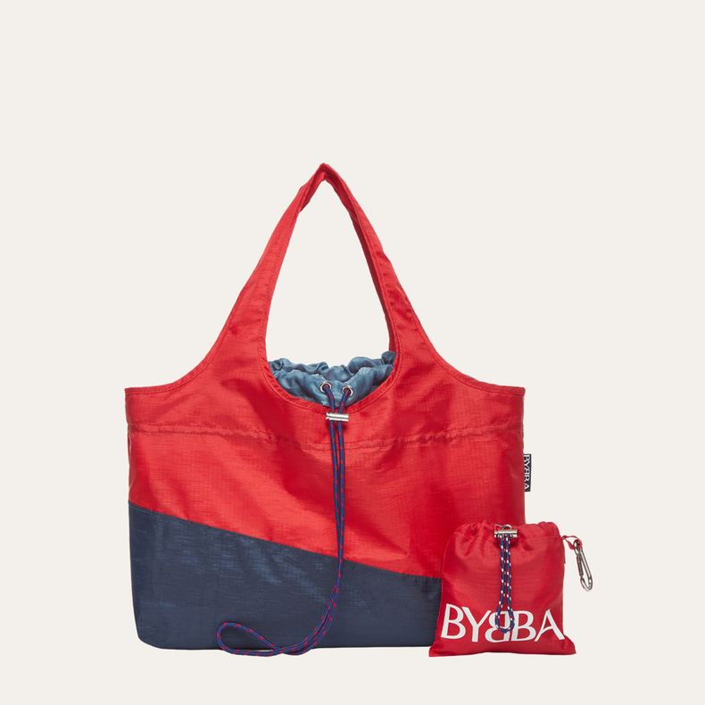 THE LITTLE SUR PACKABLE TOTE BAG / RED FLAG