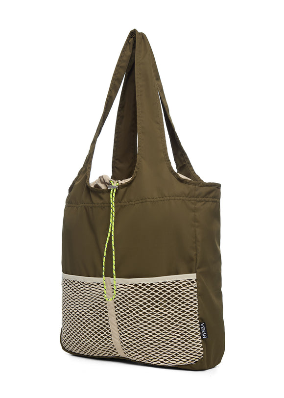 angled view of seaweed bag with white mesh front pocket